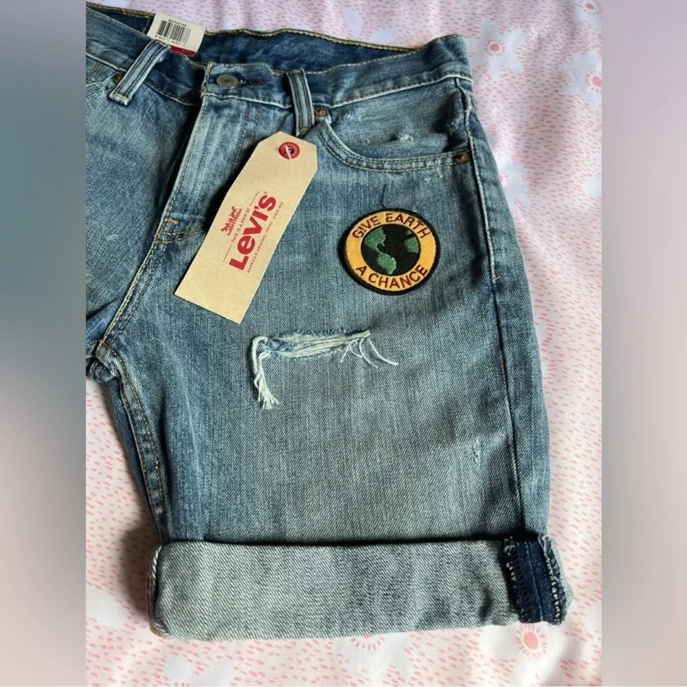 NWT Levi's 511 Slim Shorts Give Earth A Chance Denim Cut-off Shorts Waist Sz 29